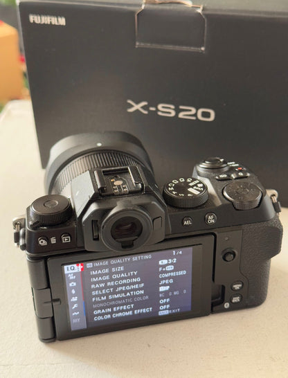 Fujifilm X-S20